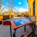 فندق Lovcu Kralovych