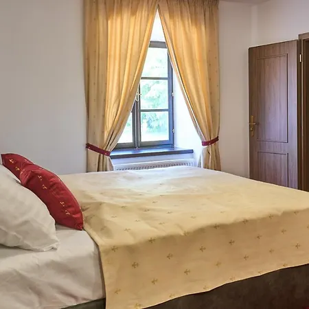 Отель Lovcu Kralovych