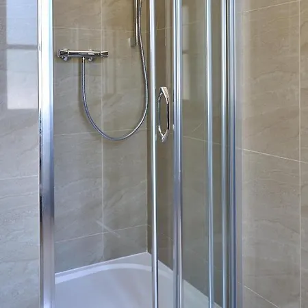 Lovcu Kralovych Отель *