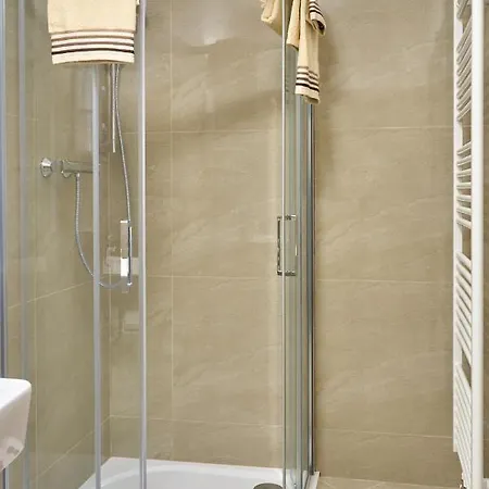 Lovcu Kralovych Отель