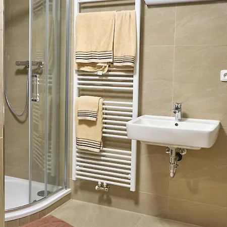 Lovcu Kralovych Отель Чески-Крумлов