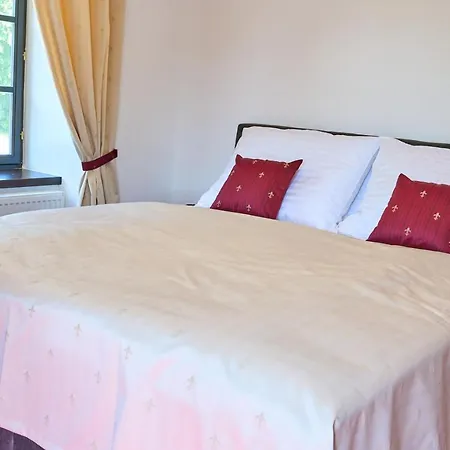 Lovcu Kralovych Отель Чески-Крумлов