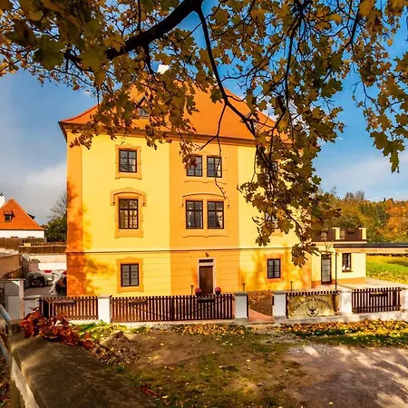 Отель Lovcu Kralovych