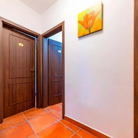 Lovcu Kralovych Отель *