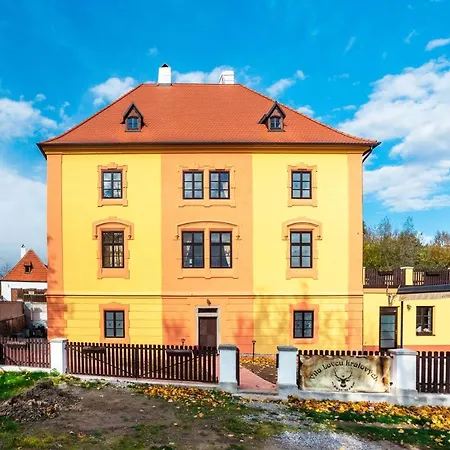 Hotel Lovcu Kralovych *
