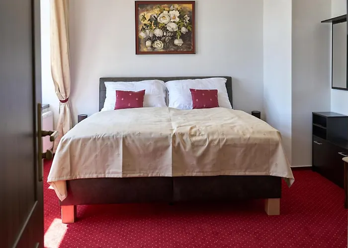 Lovcu Kralovych Otel *