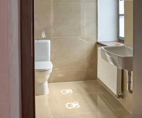 Lovcu Kralovych Otel *