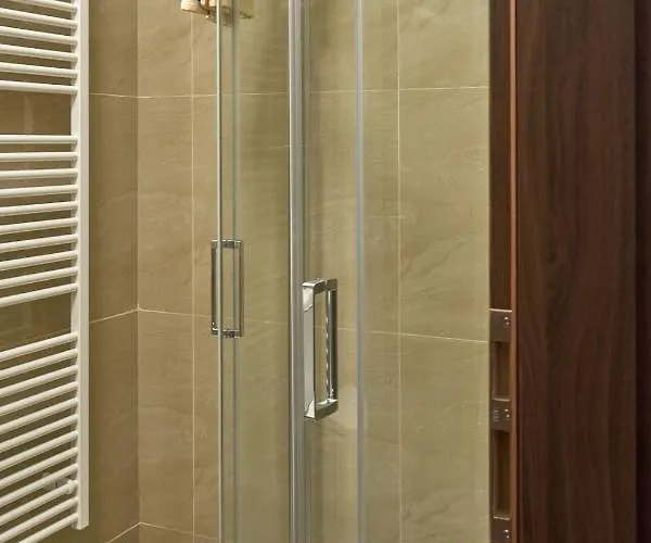 Lovcu Kralovych Hotel