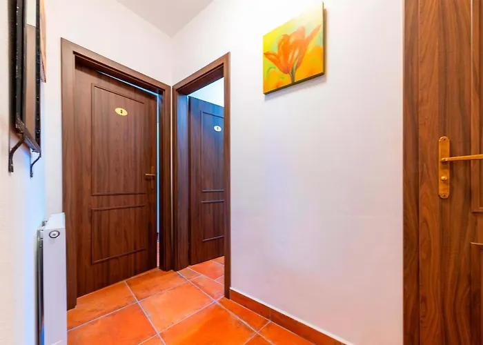 Lovcu Kralovych Otel *